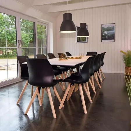 Nice In W/ Sauna, Wifi And 5 Bedrooms Holiday home *