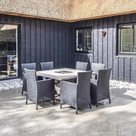 Holiday home Nice In W/ Sauna, Wifi And 5 Bedrooms Blavand