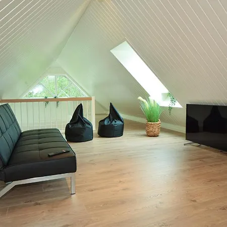 Nice In W/ Sauna, Wifi And 5 Bedrooms Holiday home *